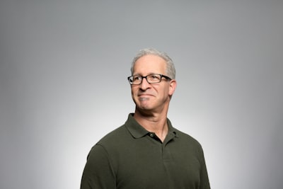 Daniel R